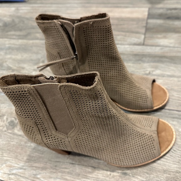 Toms Majorca Peep Toe Bootie size 7.5 - Picture 2 of 6